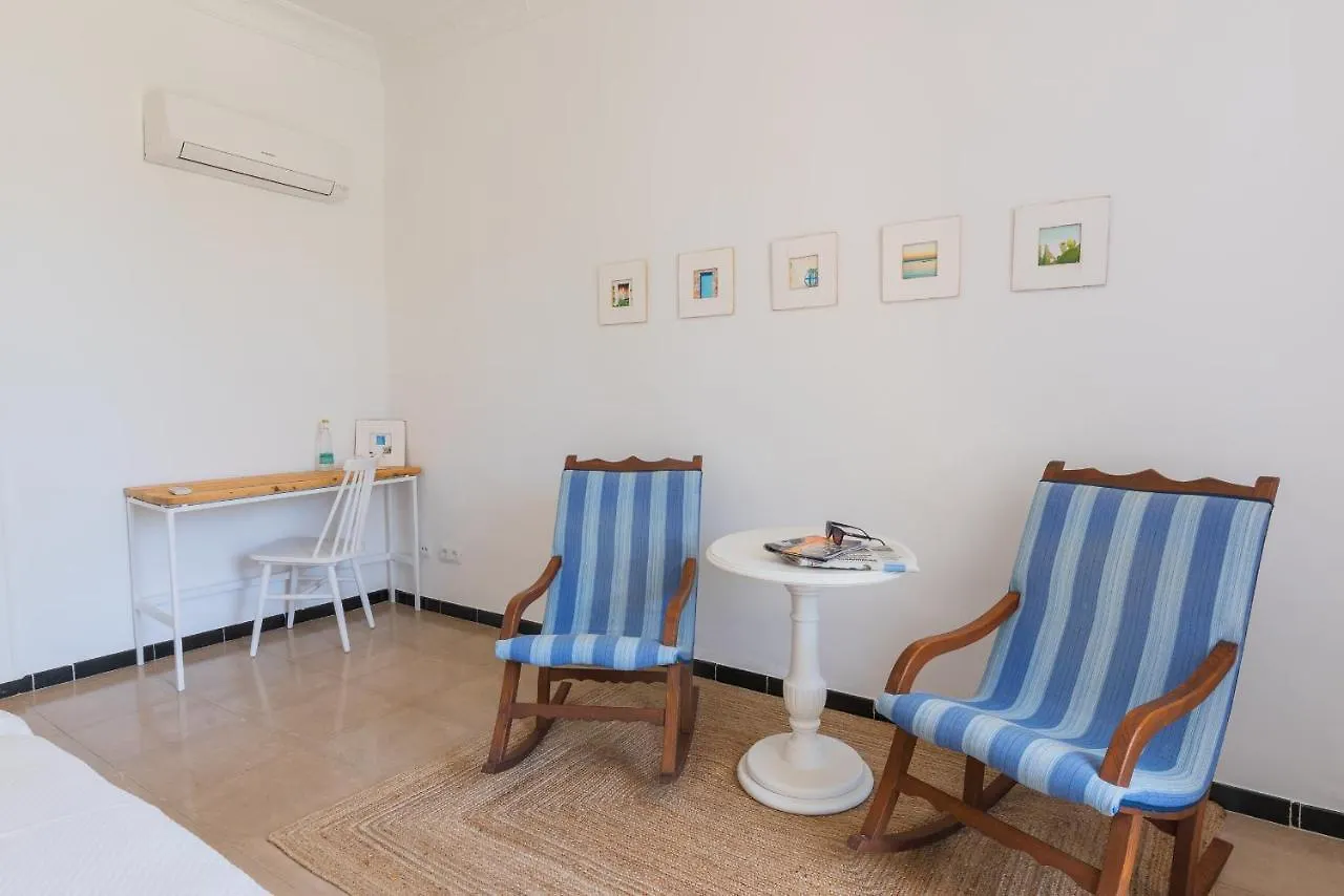 Petit Hotel Petra-Rentallorca Petra  España