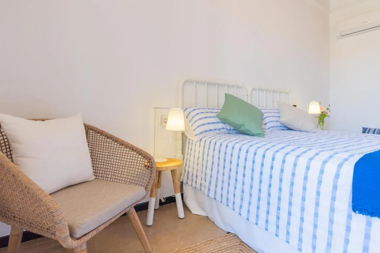 Petit Hotel Petra-Rentallorca Petra  España